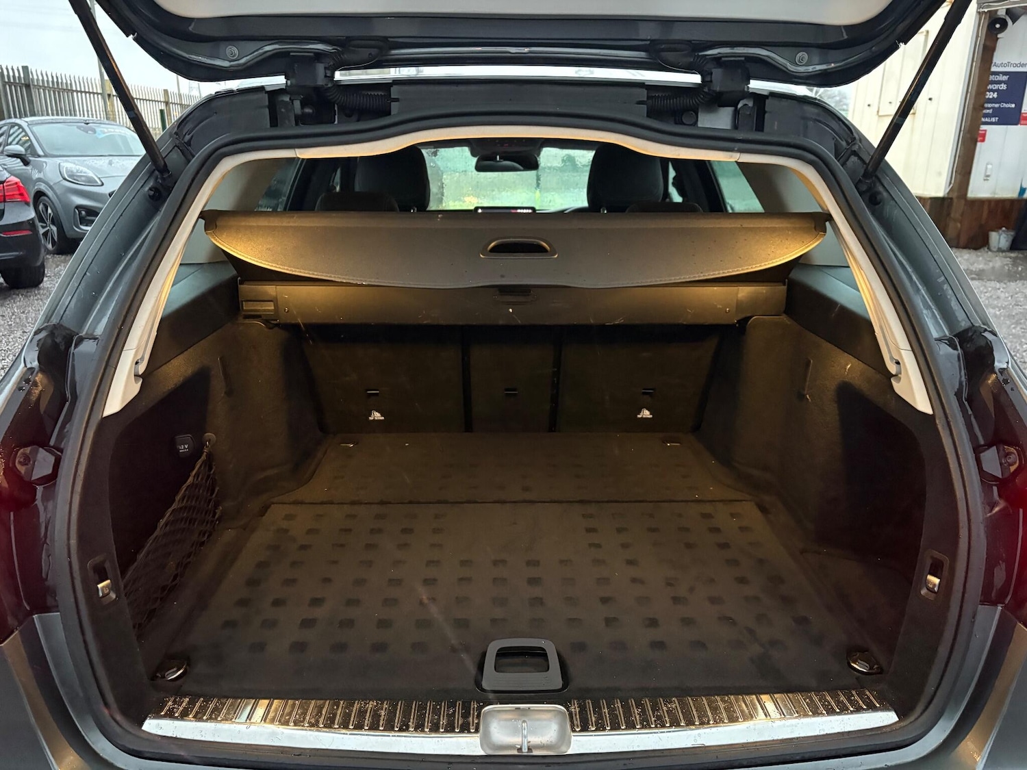 Used Mercedes-Benz C Class 2018 for sale - 77143192: Photo 11