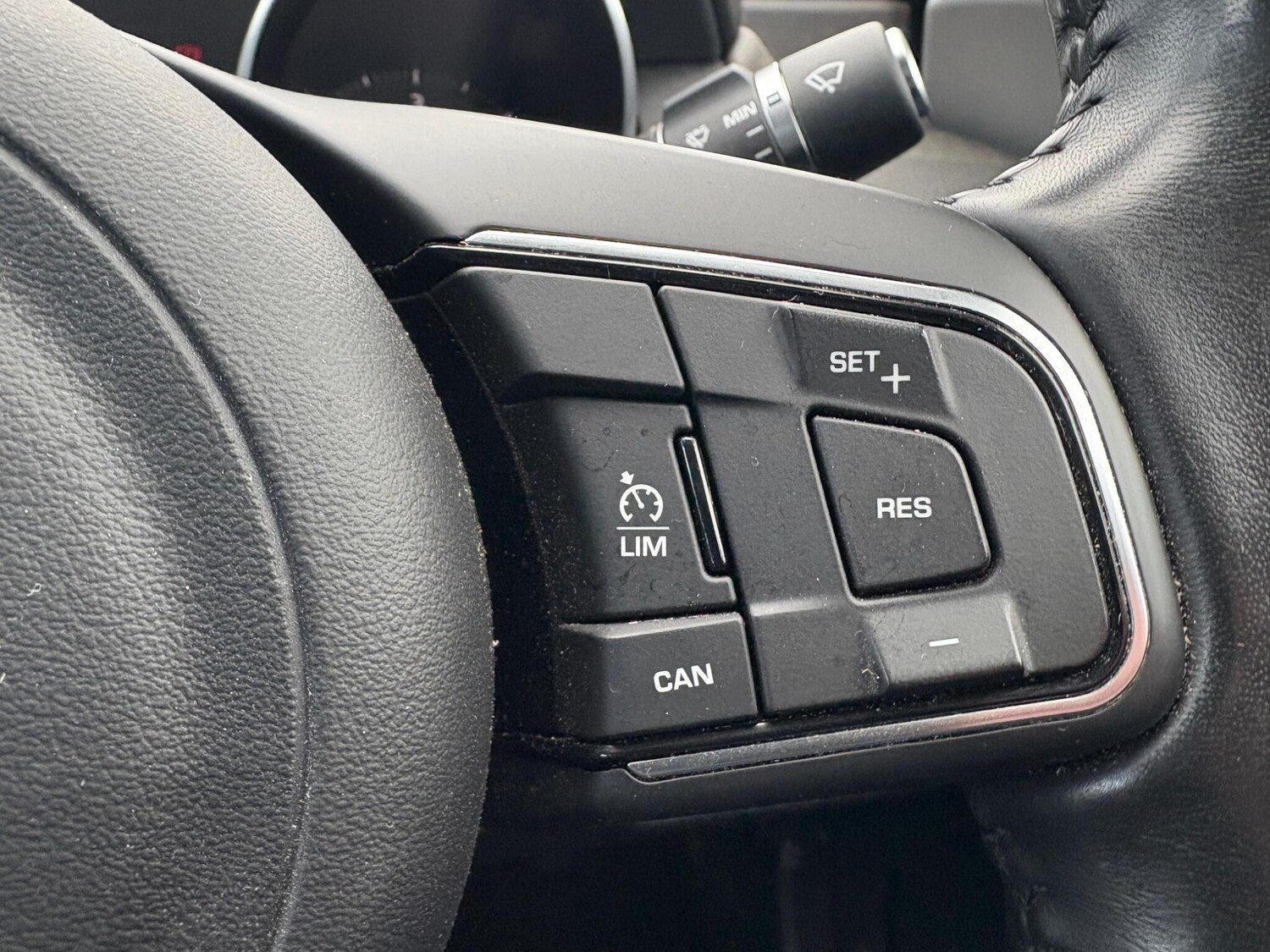 Used Jaguar XE 2017 for sale - 76780964: Photo 32