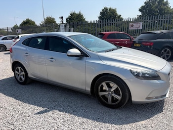 Used Volvo V40 2016 for sale - 79180696: Photo