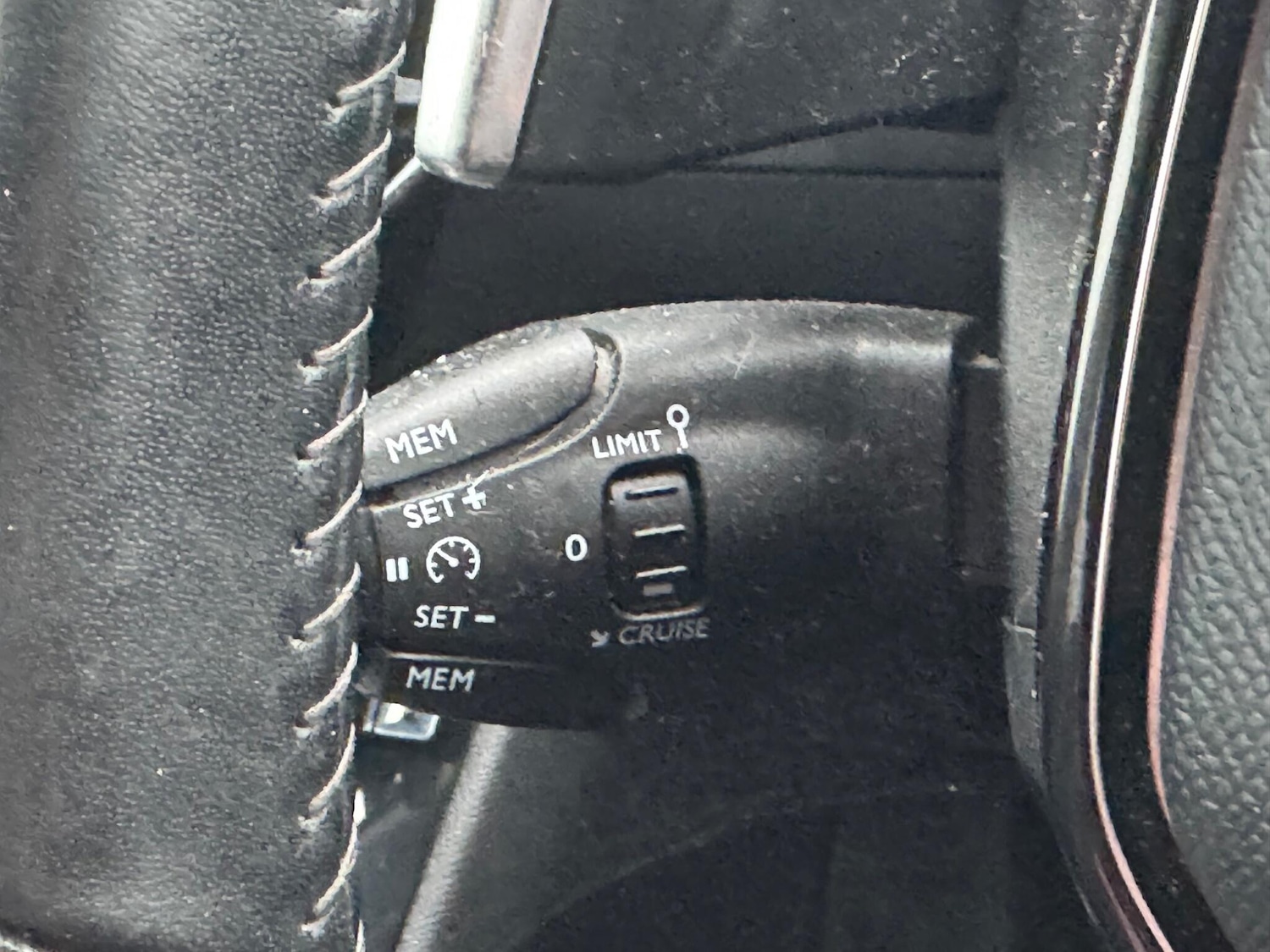 Used Peugeot 2008 2020 for sale - 77215827: Photo 31