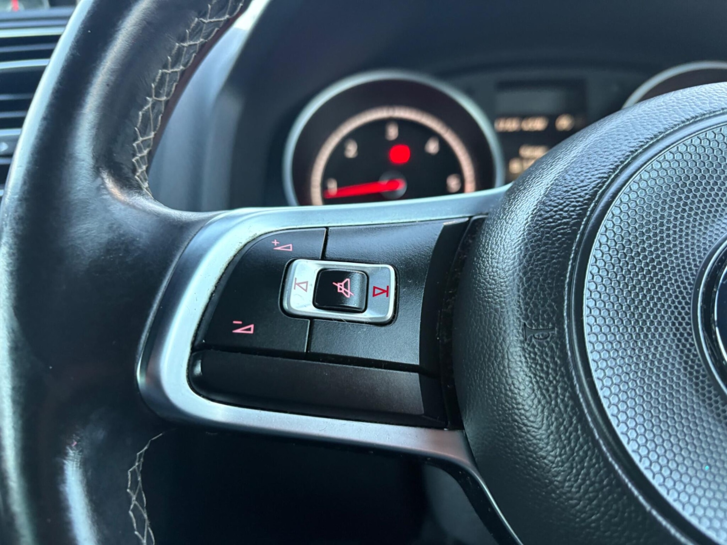 Used Volkswagen Scirocco 2016 for sale - 76432901: Photo 37