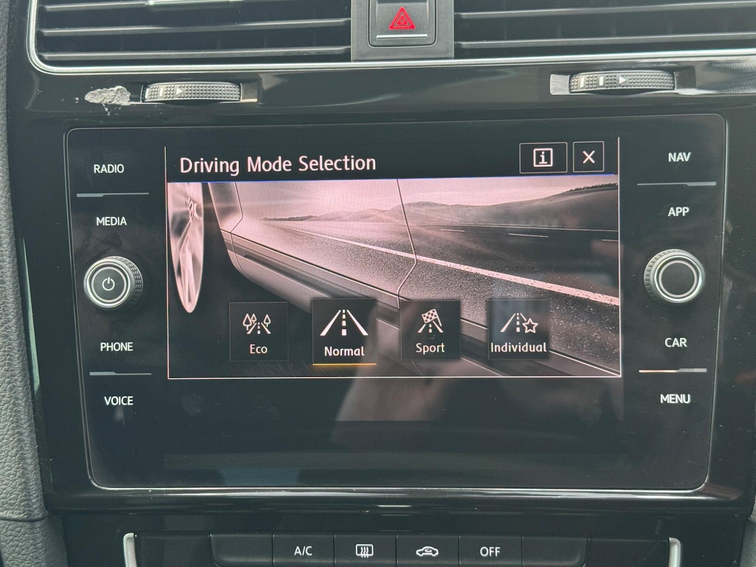 Used Volkswagen Golf 2018 for sale - 77377484: Photo 51