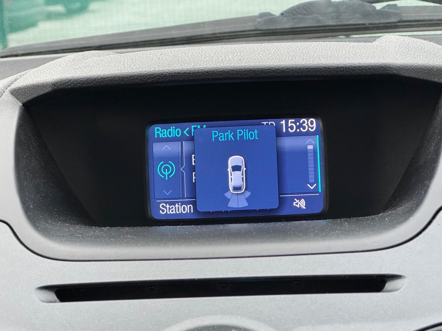 Used Ford Ecosport 2015 for sale - 76714612: Photo 2