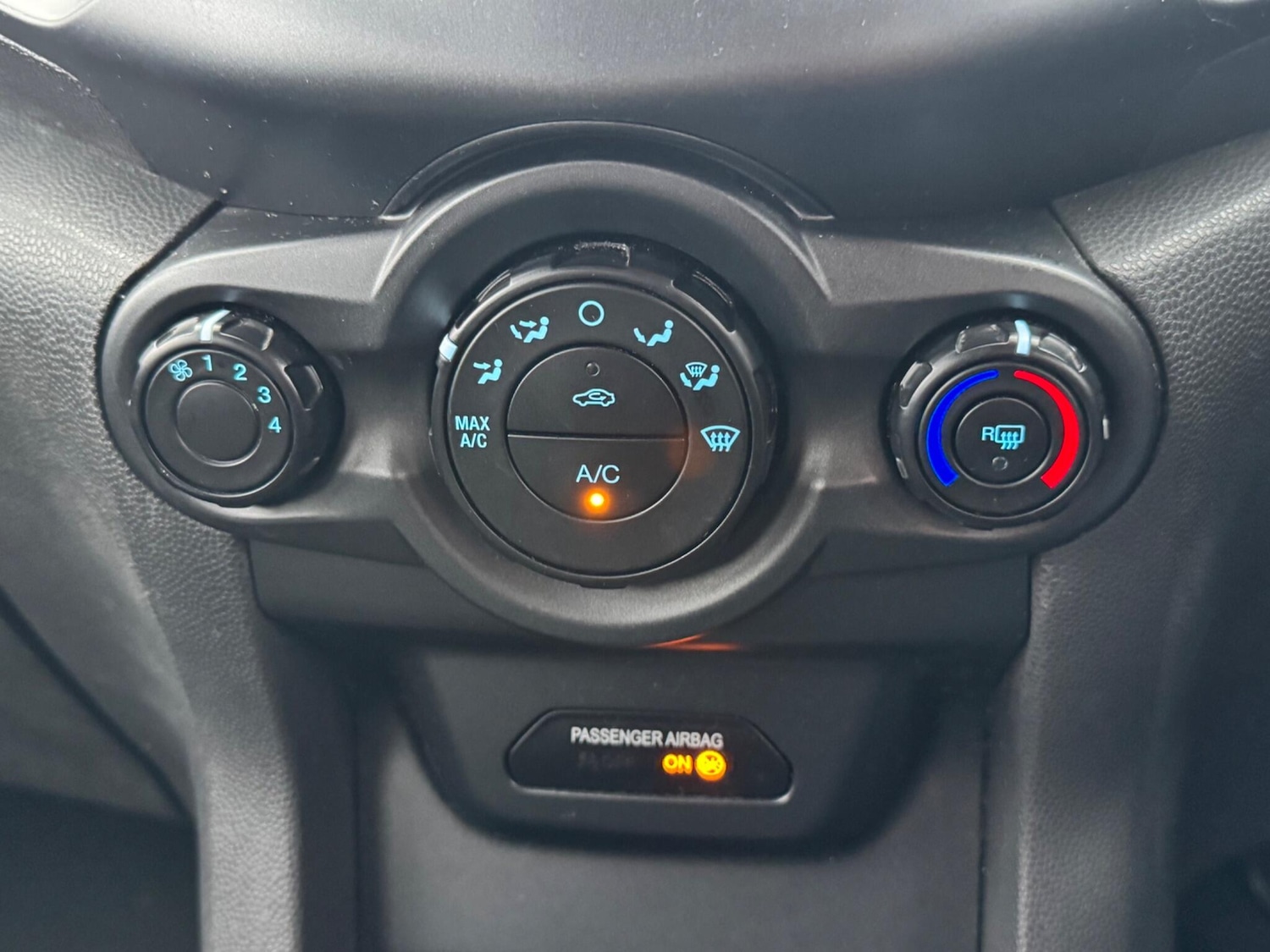 Used Ford Ecosport 2015 for sale - 76714612: Photo 26