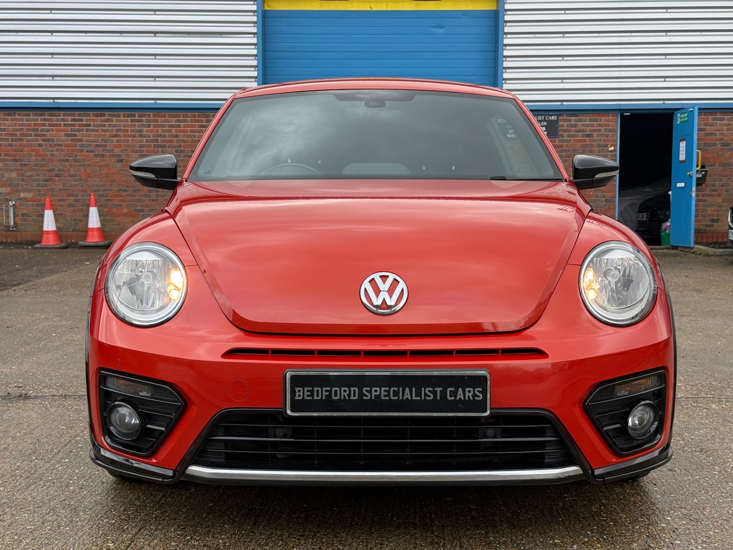 Used Volkswagen Beetle 2018 for sale - 77088275: Photo 2