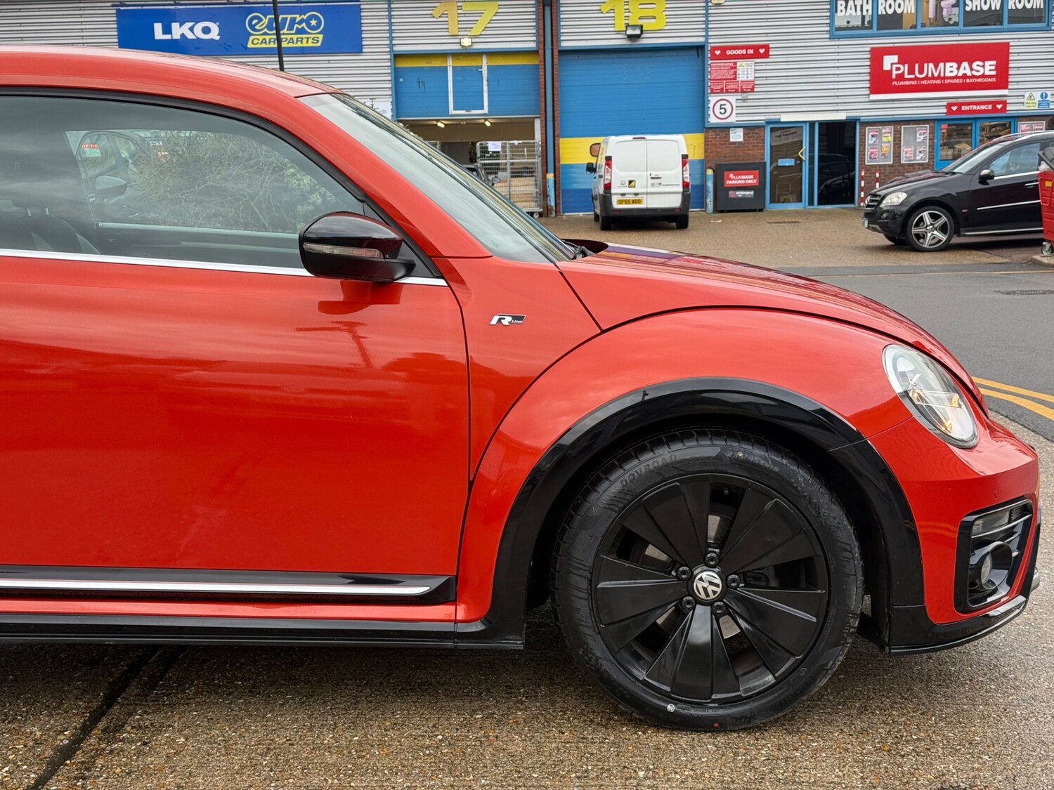 Used Volkswagen Beetle 2018 for sale - 77088275: Photo 25