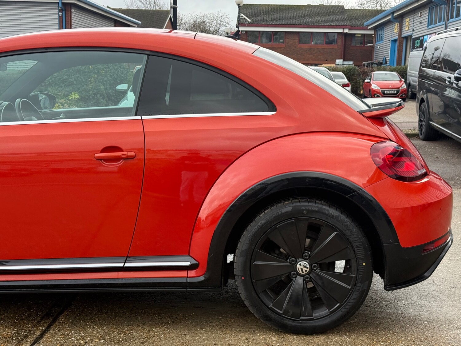 Used Volkswagen Beetle 2018 for sale - 77088275: Photo 28