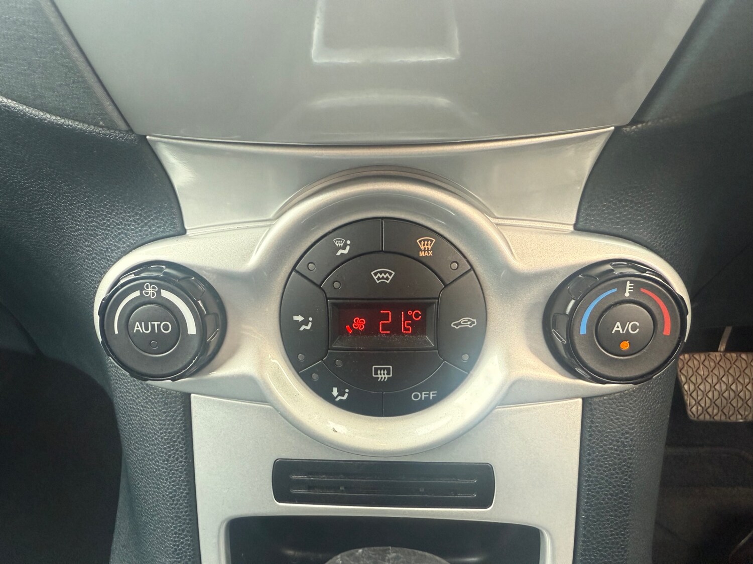 Used Ford Fiesta 2009 for sale - 77482648: Photo 42