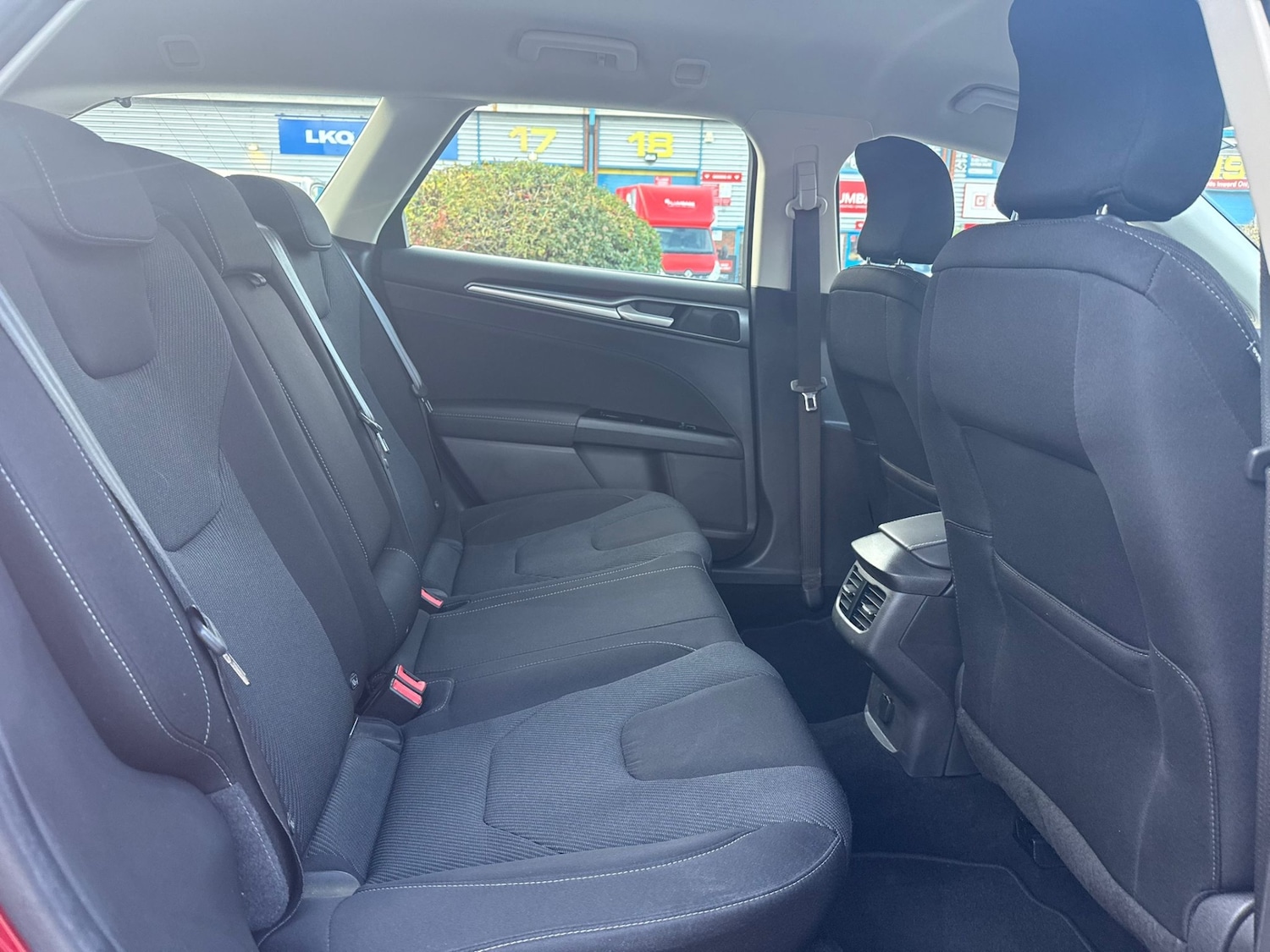 Used Ford Mondeo 2016 for sale - 76355379: Photo 30