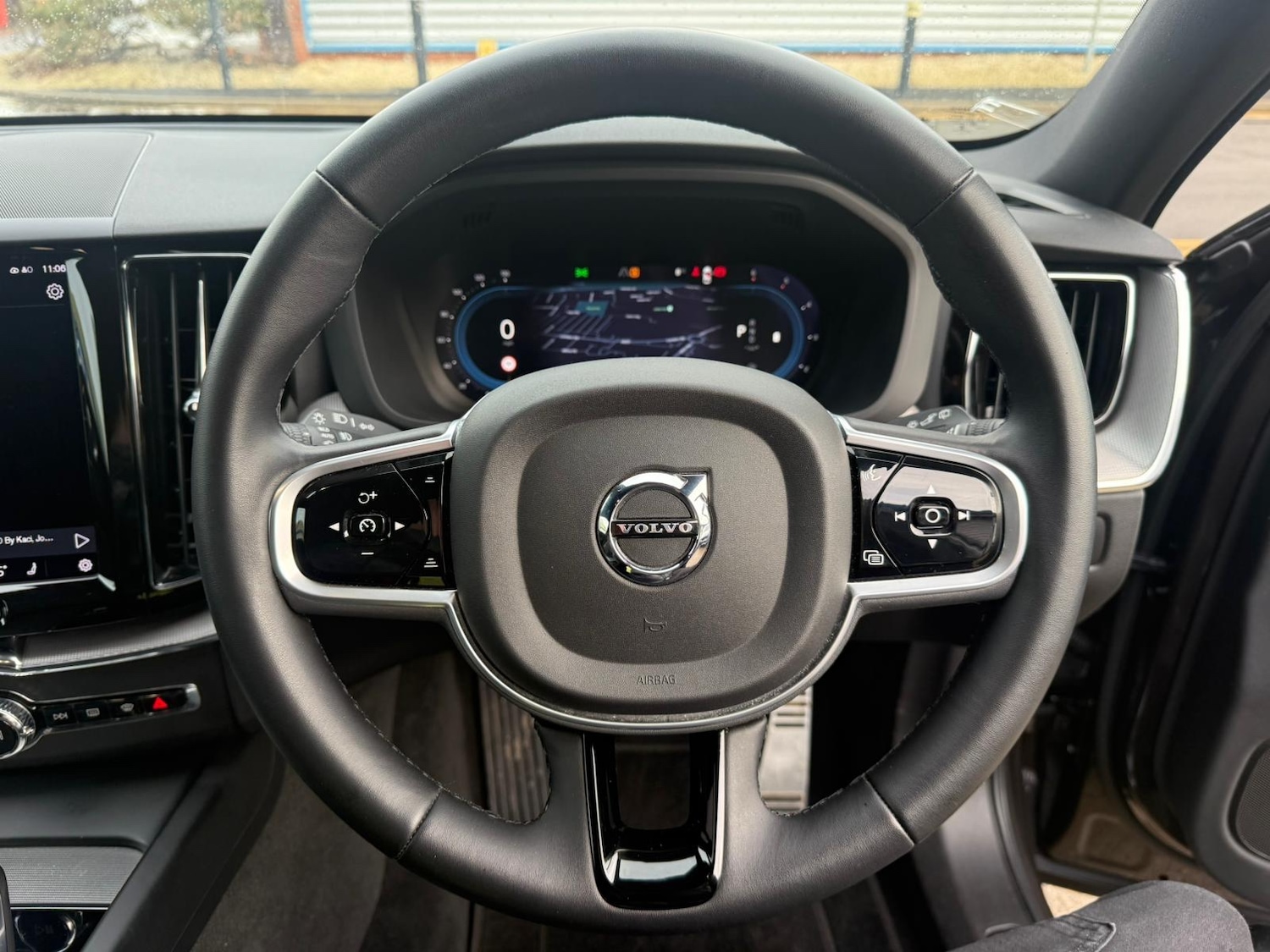 Used Volvo XC60 2022 for sale - 77270800: Photo 40