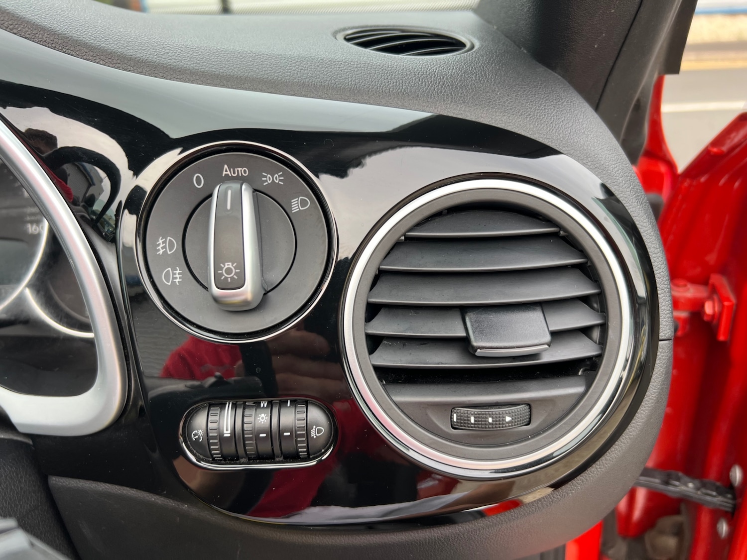 Used Volkswagen Beetle 2016 for sale - 76101305: Photo 35