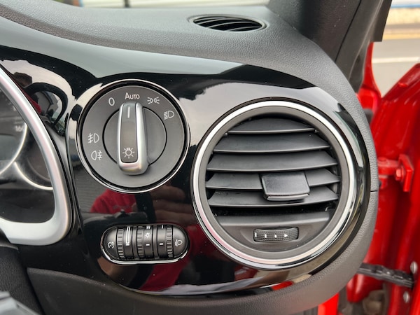 Used Volkswagen Beetle 2016 for sale - 76101305: Photo 35