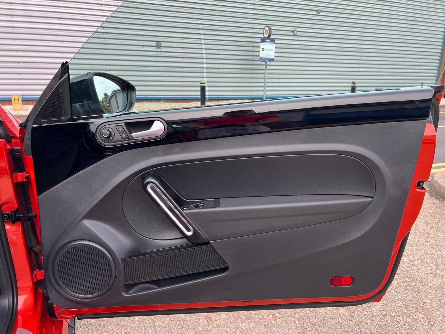 Used Volkswagen Beetle 2016 for sale - 76101305: Photo 38