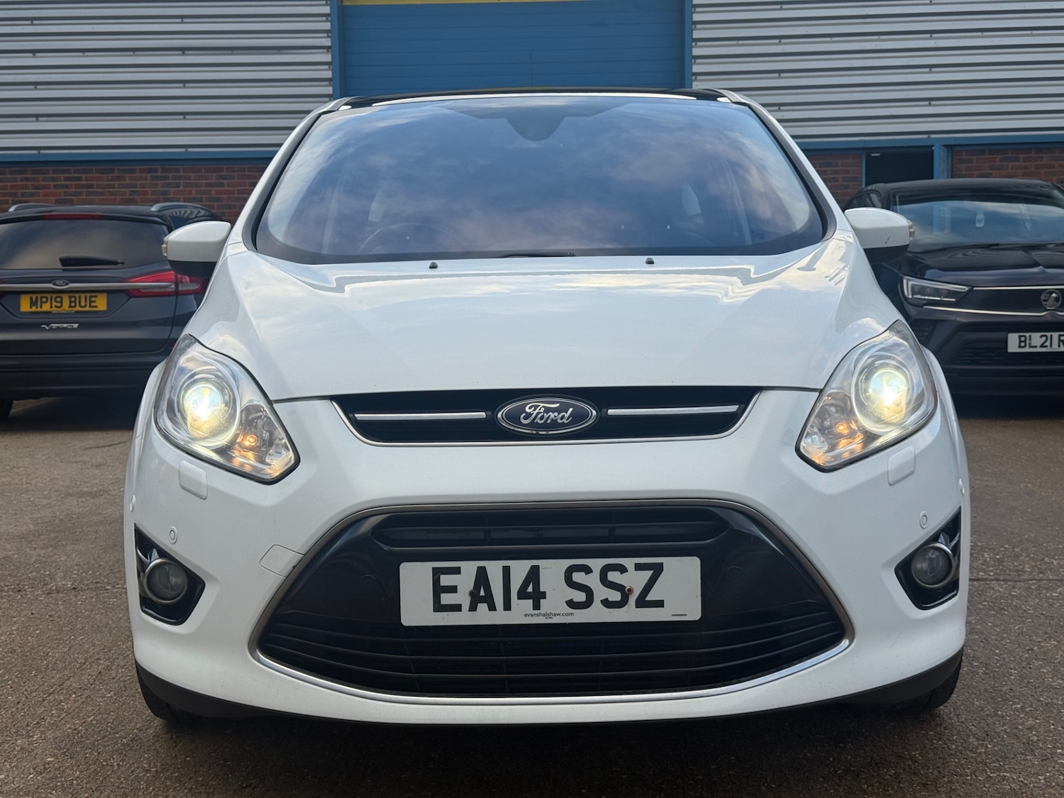 Used Ford C-Max 2014 for sale - 76685256: Photo 2