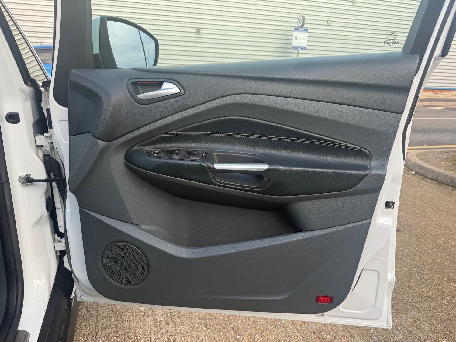 Used Ford C-Max 2014 for sale - 76685256: Photo 26