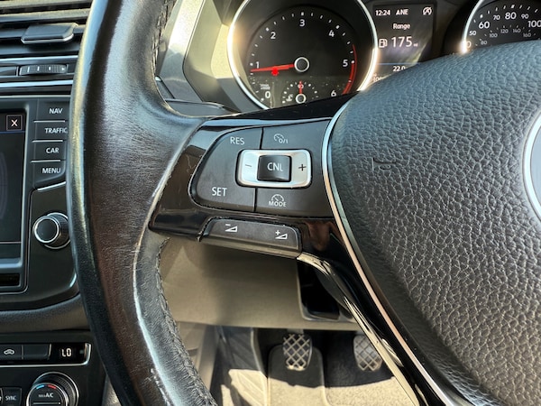 Used Volkswagen Tiguan 2016 for sale - 75611772: Photo 41