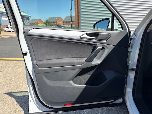 Used Volkswagen Tiguan 2016 for sale - 75611772: Photo 61