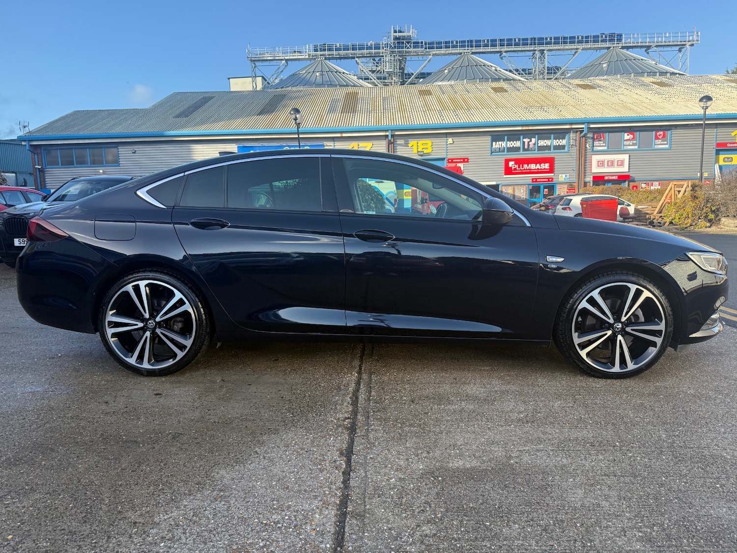 Used Vauxhall Insignia 2018 for sale - 76859389: Photo 3
