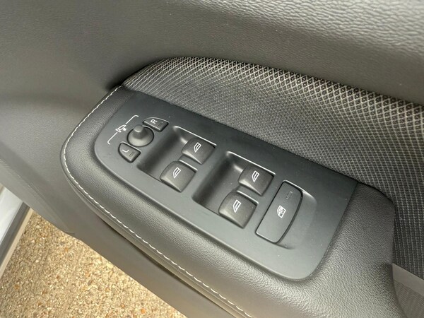 Used Volvo S60 2022 for sale - 75636937: Photo 47