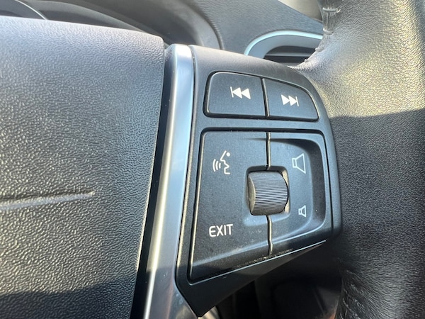 Used Volvo V40 2017 for sale - 75167845: Photo 13