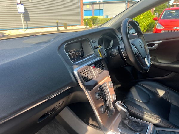 Used Volvo V40 2017 for sale - 75167845: Photo 31