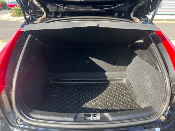Used Volvo V40 2017 for sale - 75167845: Photo 35