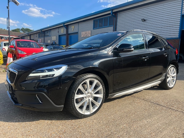 Used Volvo V40 2017 for sale - 75167845: Photo 4