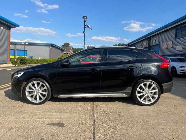 Used Volvo V40 2017 for sale - 75167845: Photo 5
