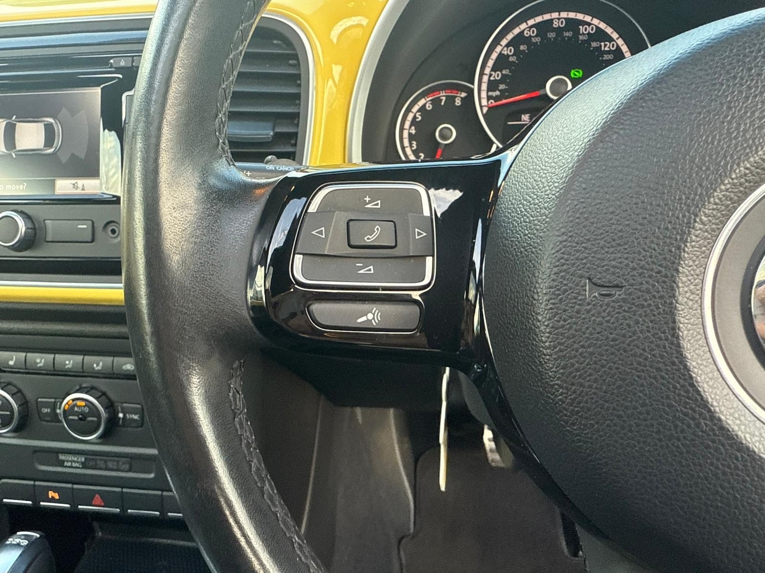 Used Volkswagen Beetle 2013 for sale - 76476020: Photo 11