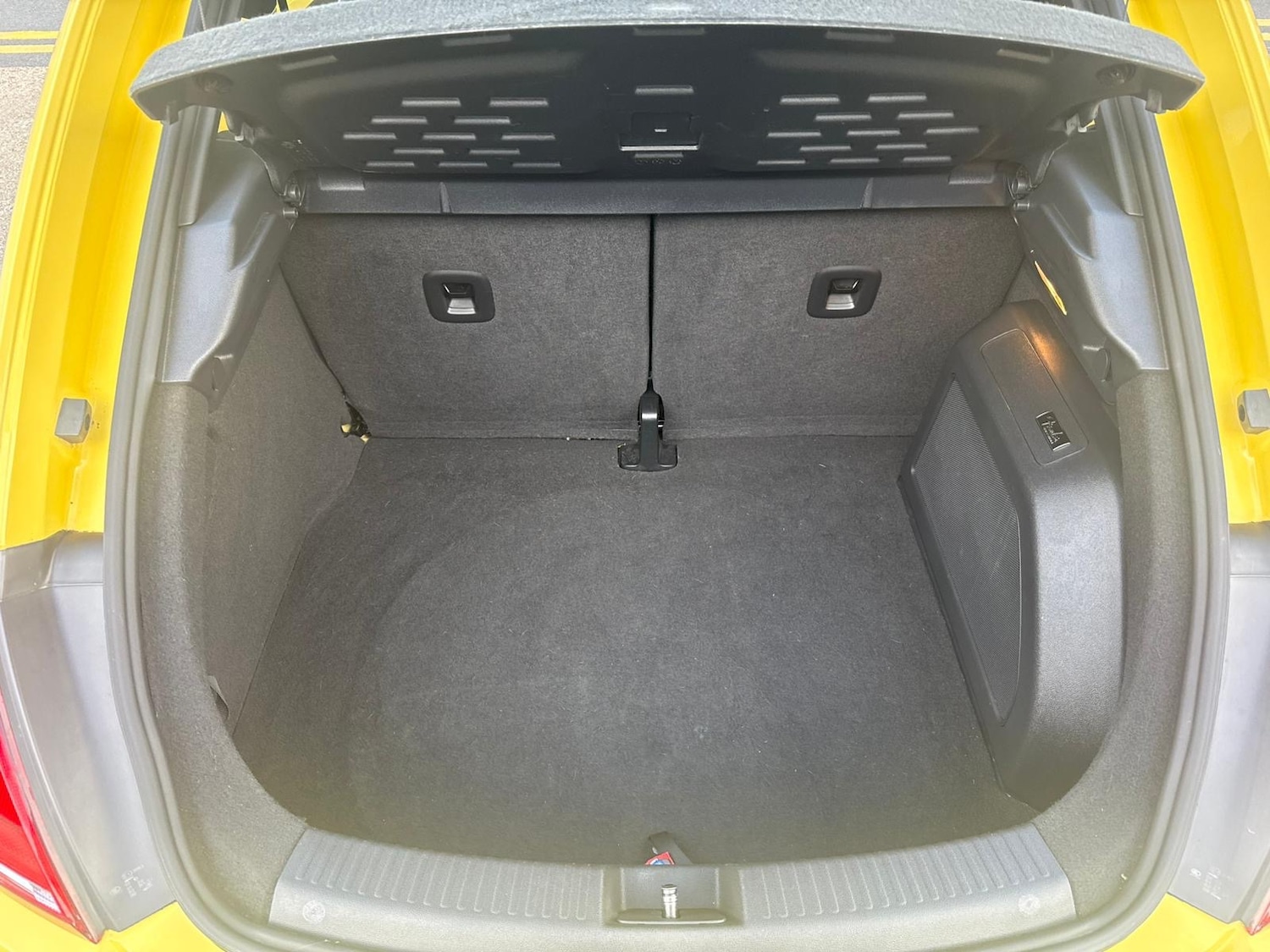 Used Volkswagen Beetle 2013 for sale - 76476020: Photo 28