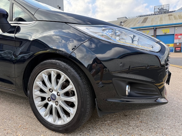Used Ford Fiesta 2015 for sale - 76131267: Photo 12