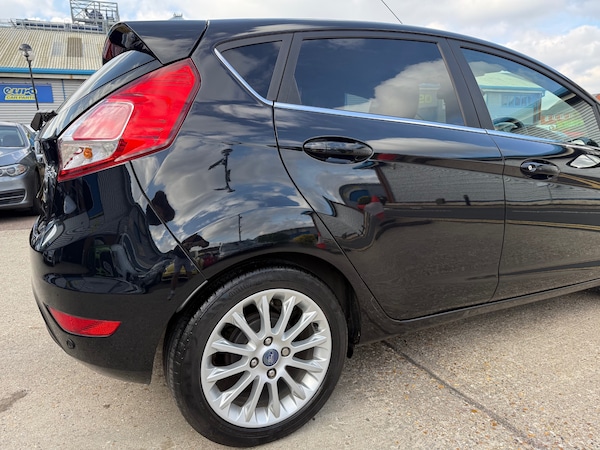 Used Ford Fiesta 2015 for sale - 76131267: Photo 15