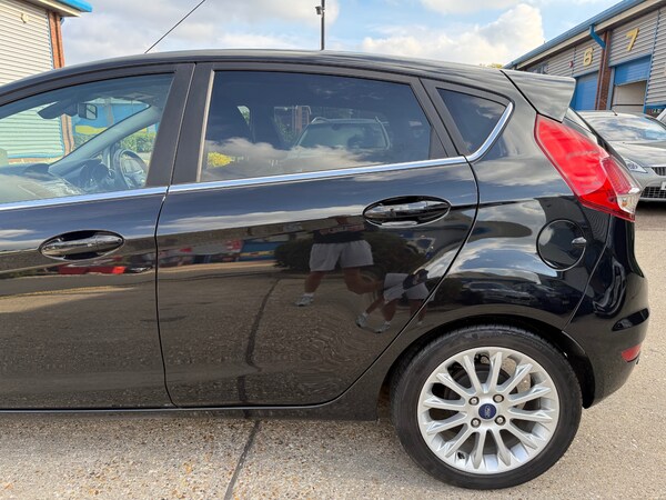 Used Ford Fiesta 2015 for sale - 76131267: Photo 26