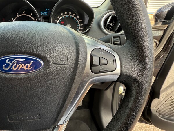 Used Ford Fiesta 2015 for sale - 76131267: Photo 42