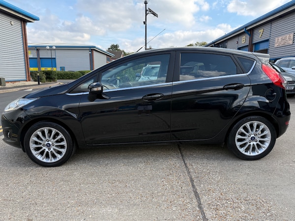 Used Ford Fiesta 2015 for sale - 76131267: Photo 5