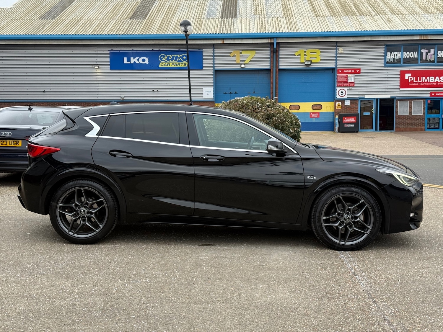 Used Infiniti Q30 2017 for sale - 77896397: Photo 3
