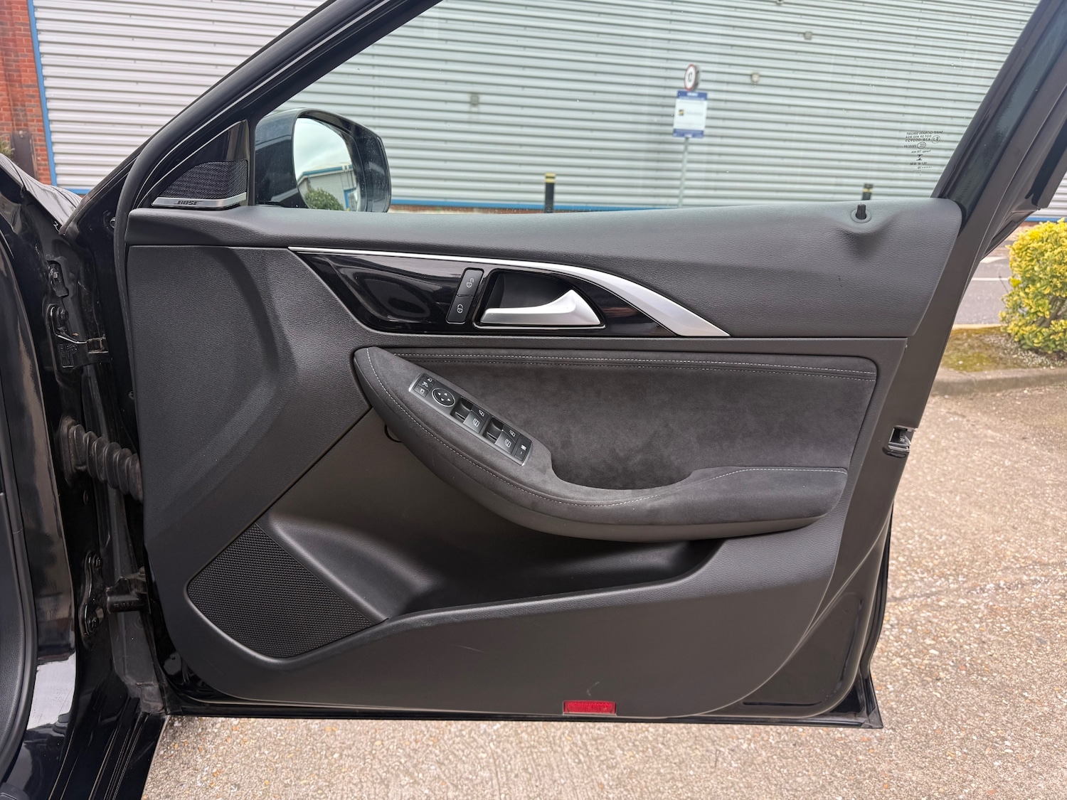 Used Infiniti Q30 2017 for sale - 77896397: Photo 35