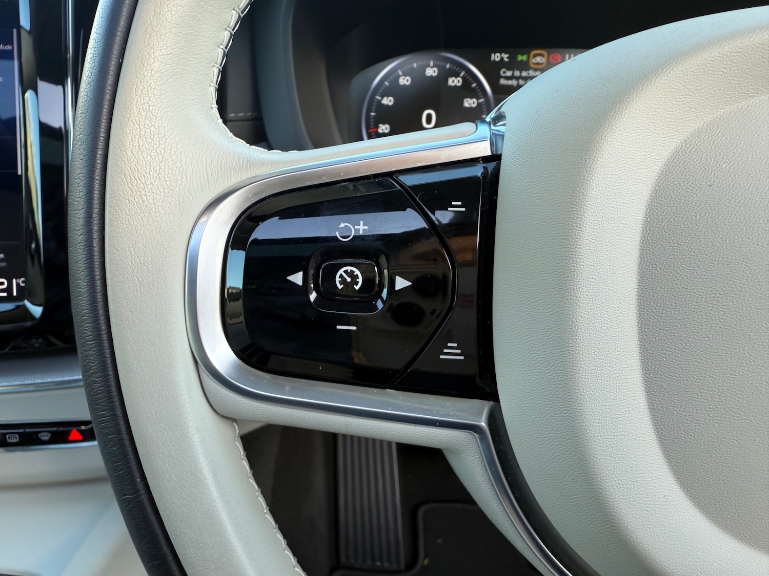 Used Volvo XC60 2019 for sale - 76777988: Photo 45