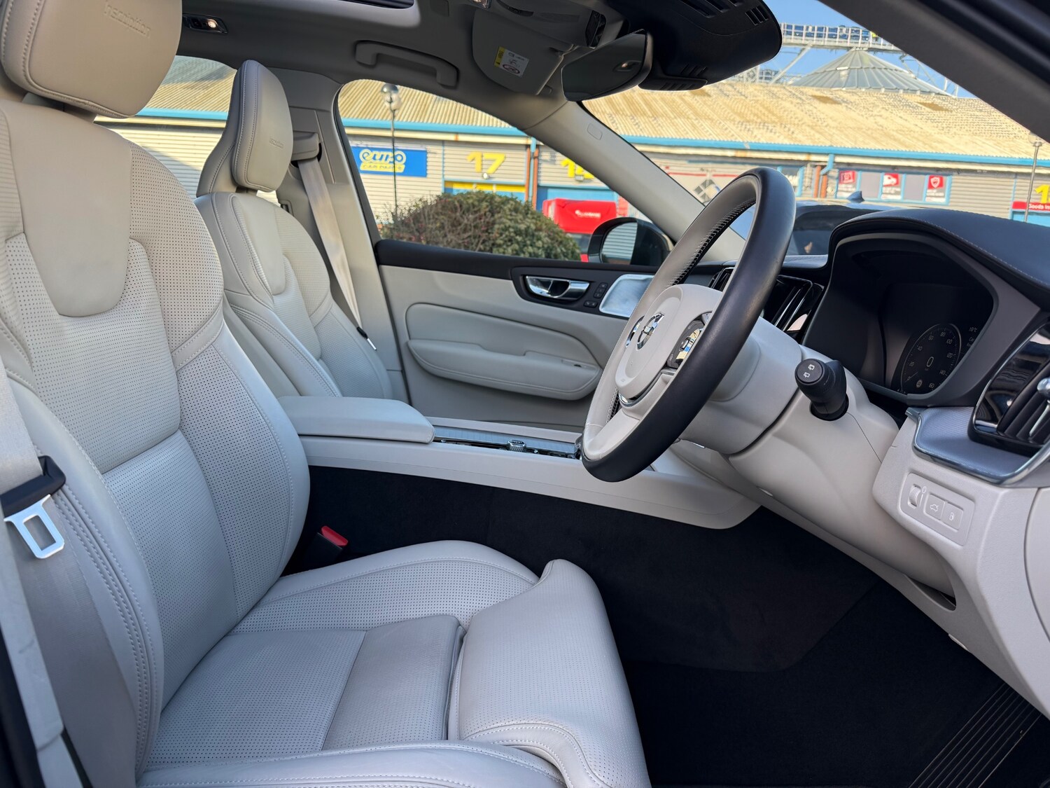 Used Volvo XC60 2019 for sale - 76777988: Photo 61