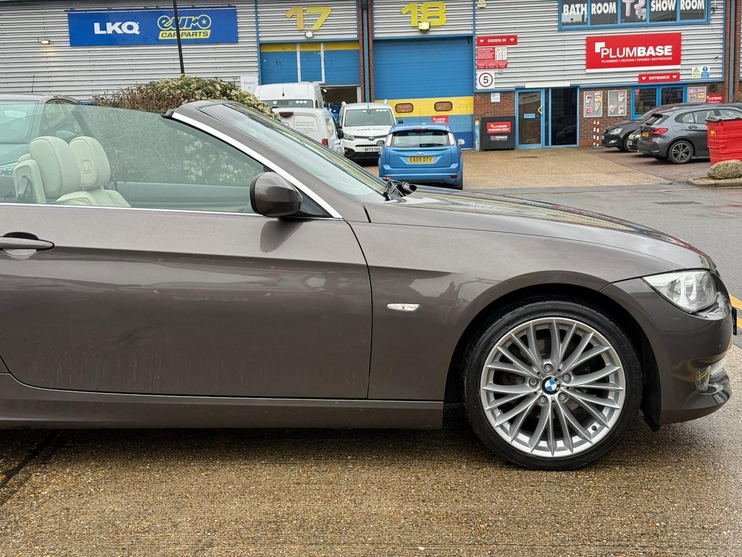 Used BMW 3 Series 2011 for sale - 77284045: Photo 29