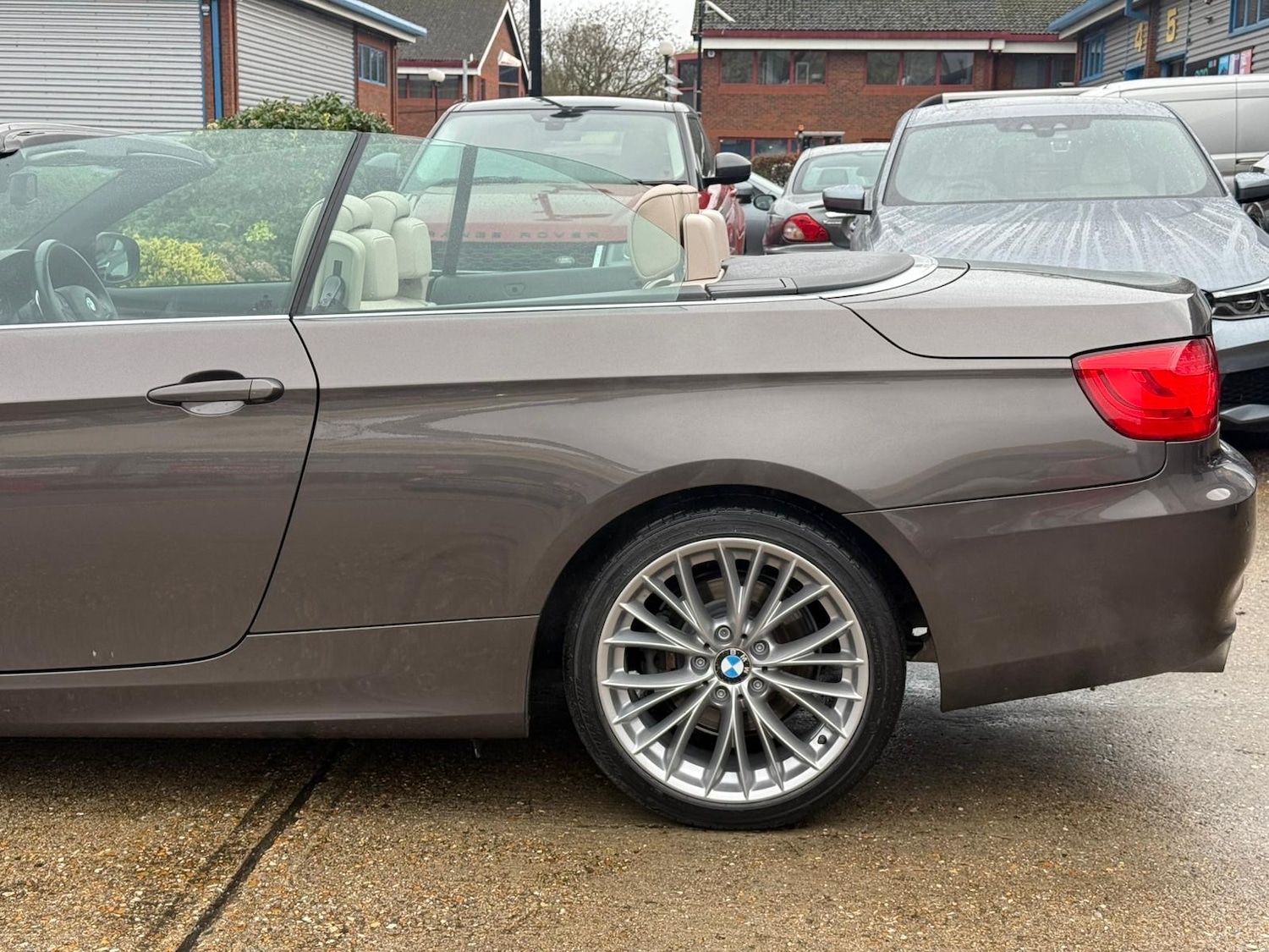 Used BMW 3 Series 2011 for sale - 77284045: Photo 30