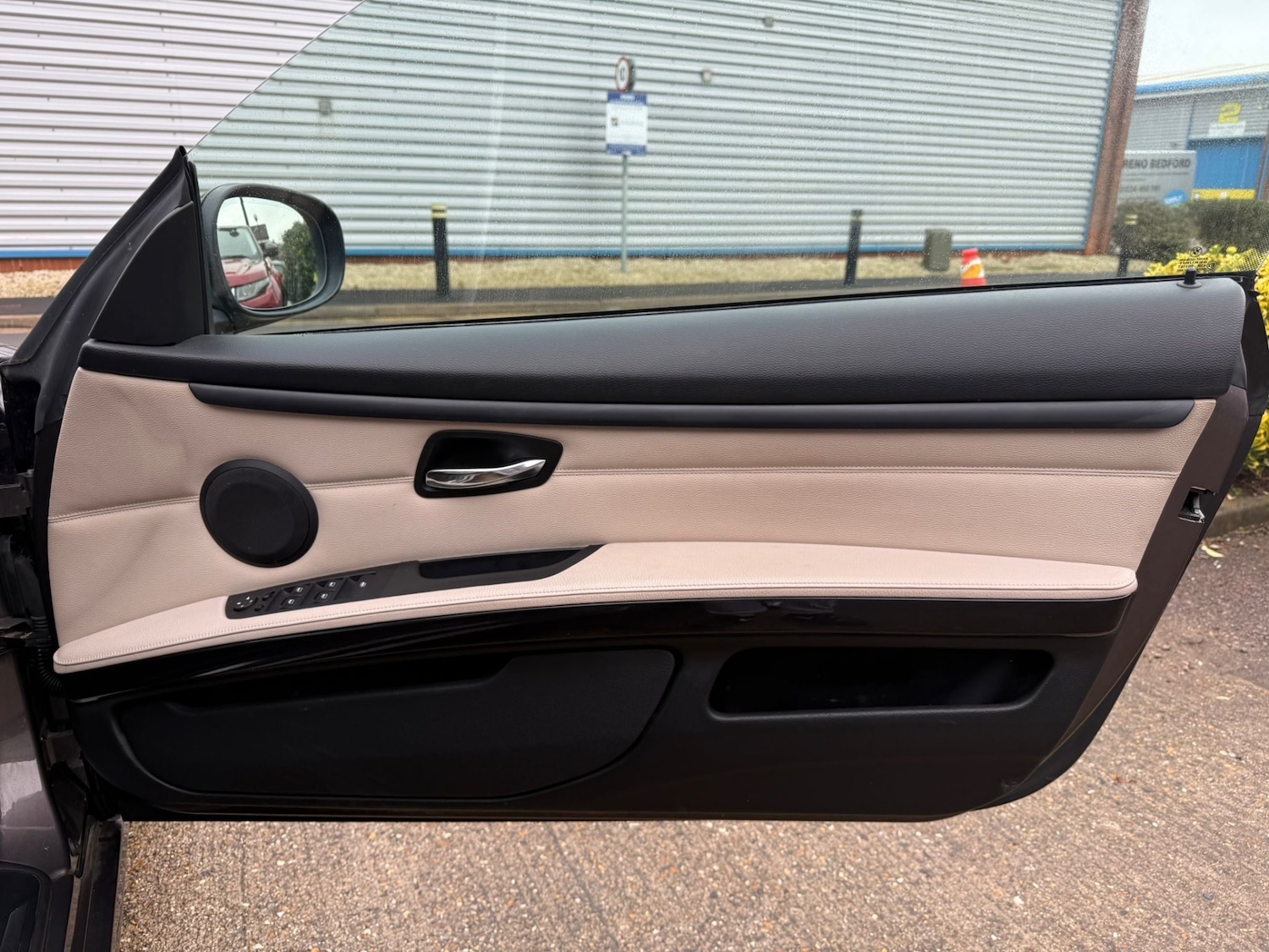 Used BMW 3 Series 2011 for sale - 77284045: Photo 38