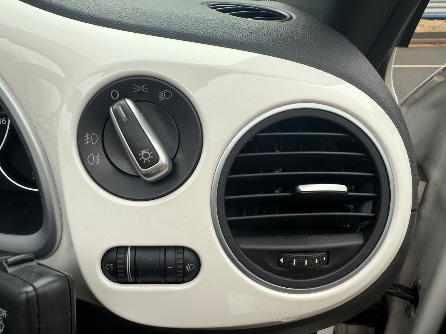 Used Volkswagen Beetle 2013 for sale - 77617881: Photo 35