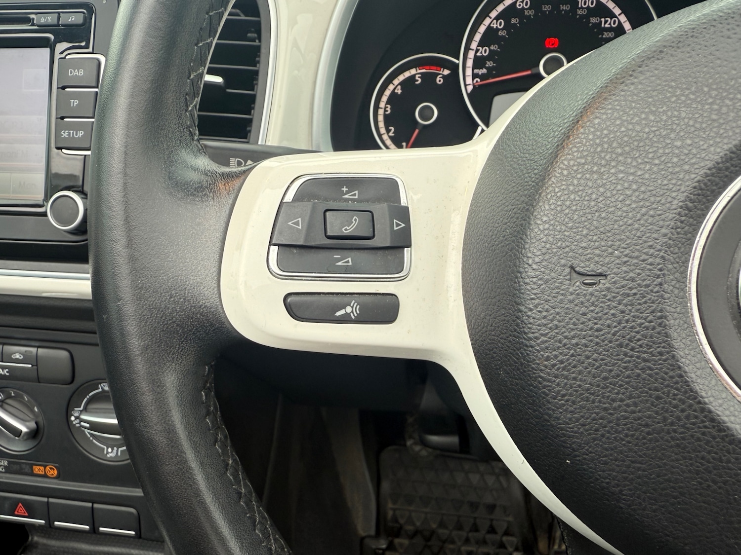 Used Volkswagen Beetle 2013 for sale - 77617881: Photo 38