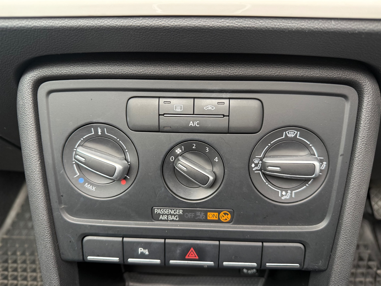 Used Volkswagen Beetle 2013 for sale - 77617881: Photo 41