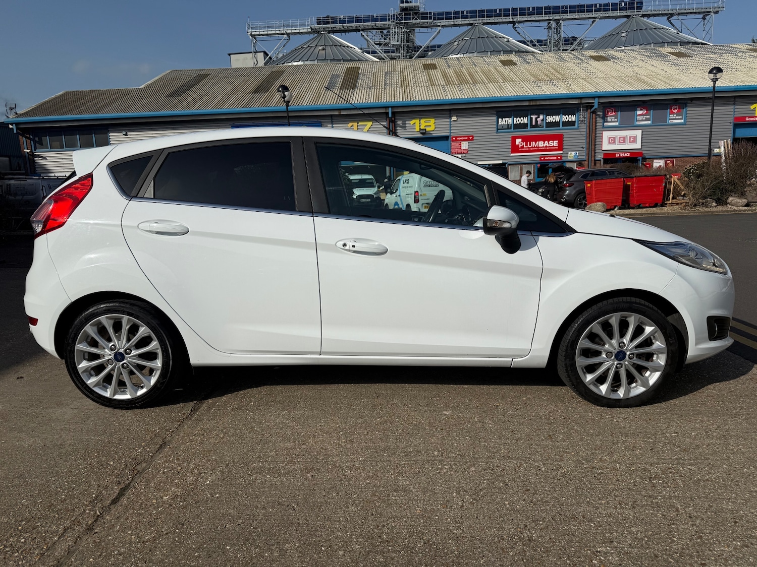 Used Ford Fiesta 2015 for sale - 77665908: Photo 3