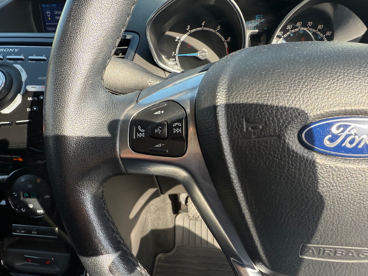 Used Ford Fiesta 2015 for sale - 77665908: Photo 41