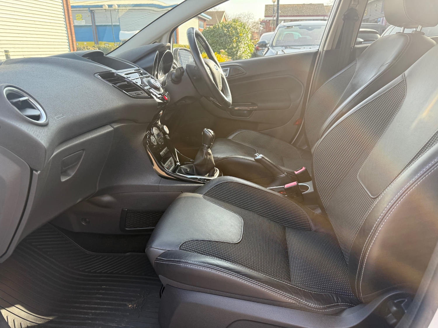 Used Ford Fiesta 2015 for sale - 77665908: Photo 63