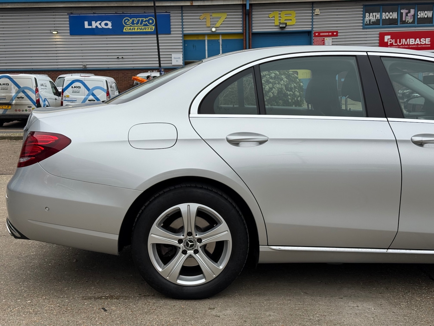 Used Mercedes-Benz E Class 2018 for sale - 77061456: Photo 24