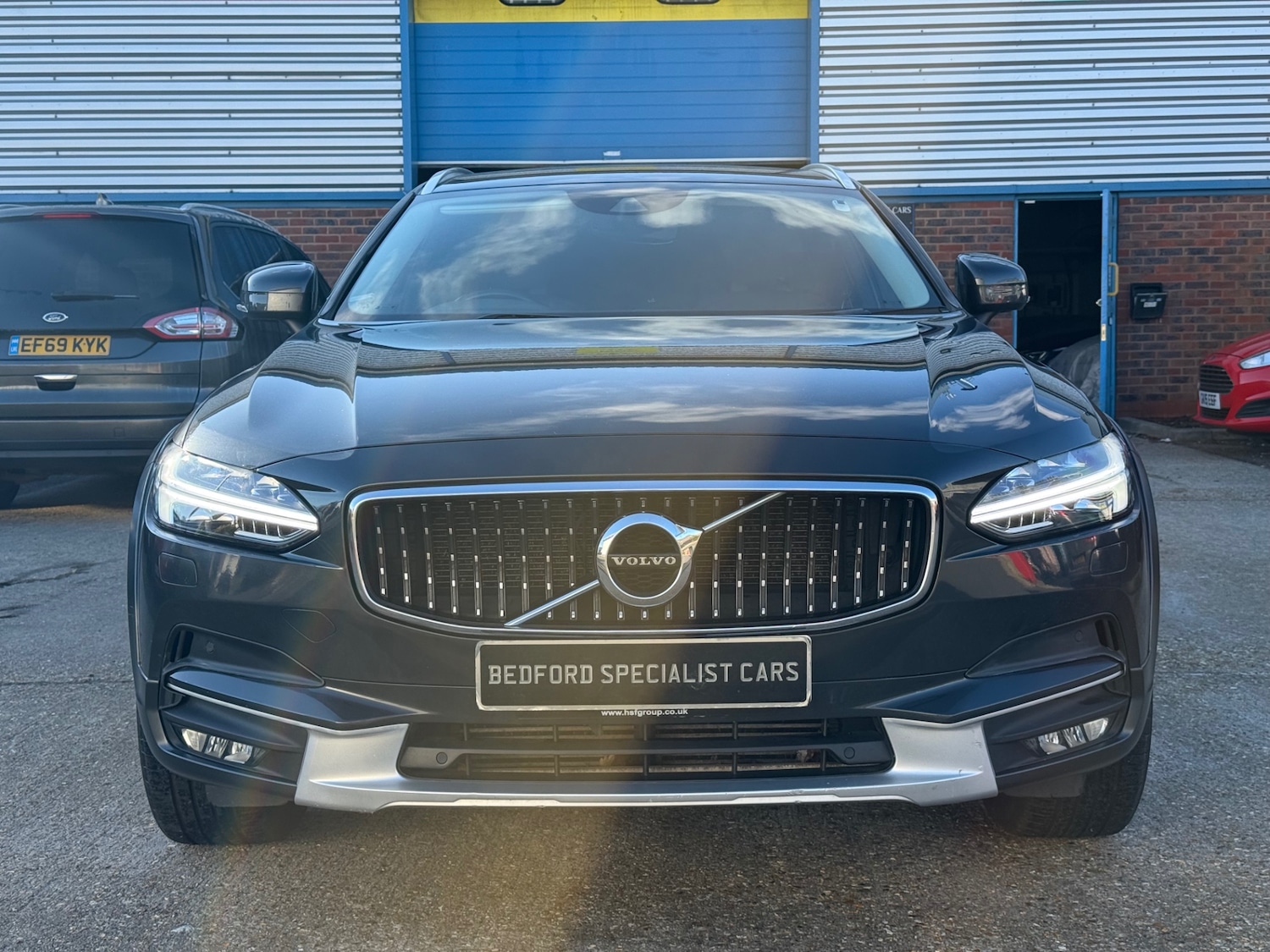 Used Volvo V90 2018 for sale - 76626065: Photo 2